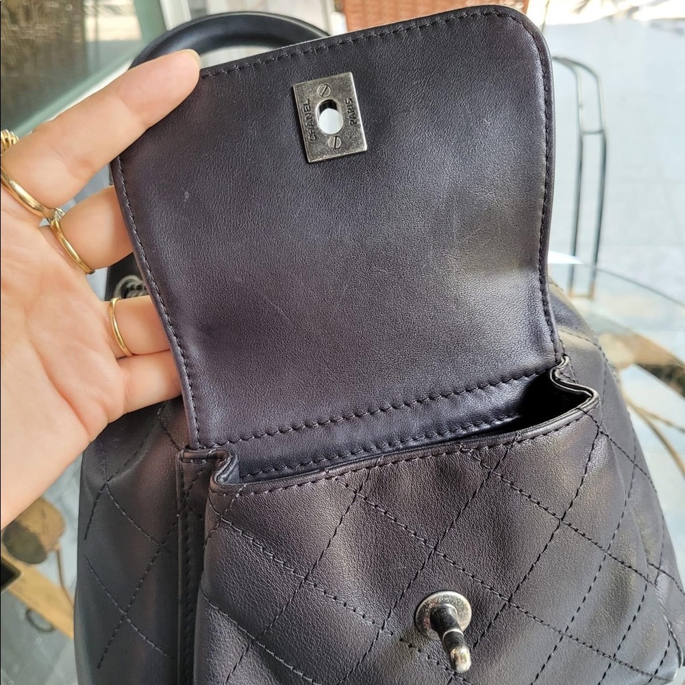 ❌SOLD❌SUPER CUTE!Chanel Bag Black Backpack Quilted Calfskin/Can use as a HandBag - Picture 9 of 16